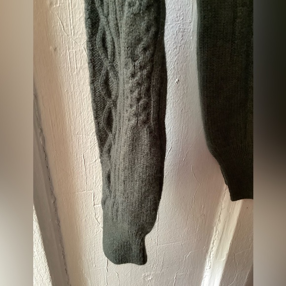 High-Everyday Couture Ladies Sweater - Picture 2 of 12